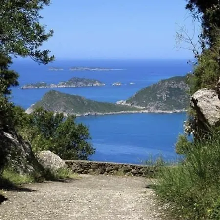 Pensión Nina Agios Georgios Pagon